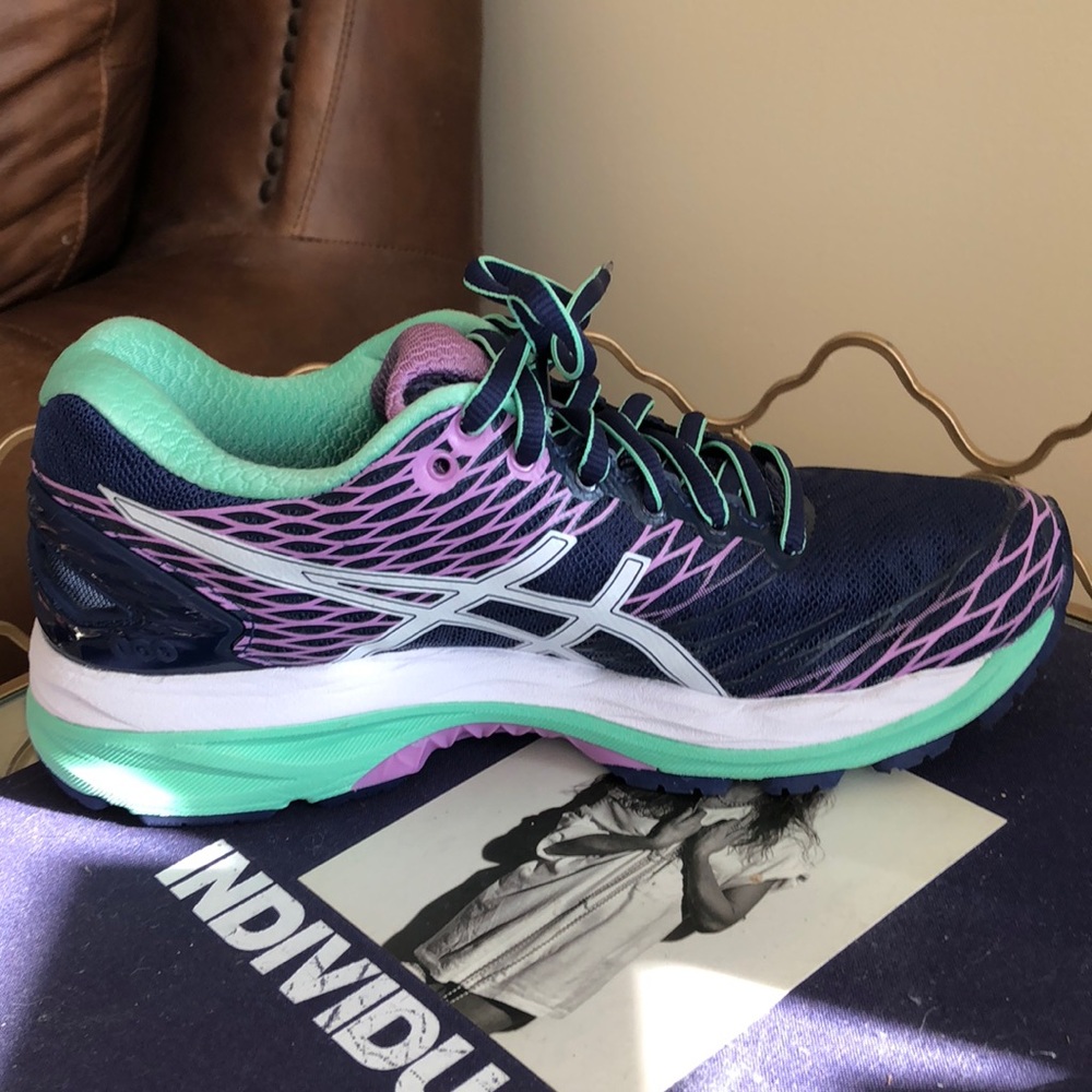 ASICS Gel-Nimbus 18 running shoe (size 5.5)